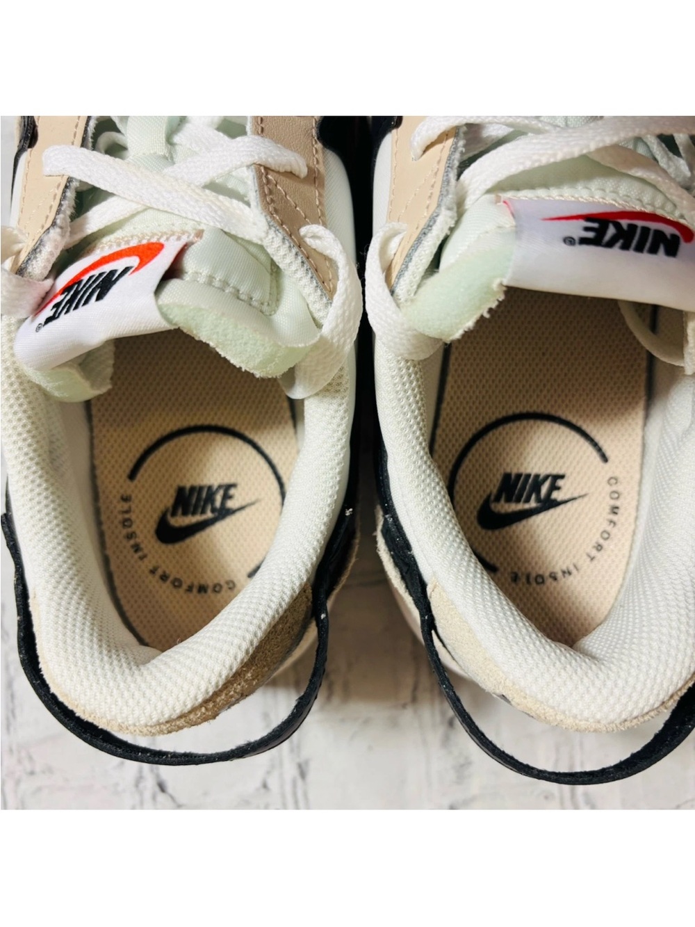 Nike Waffle Debut Women’s 8 Sneakers Sanddrift Black Retro Style Casual Shoes - Picture 10 of 12
